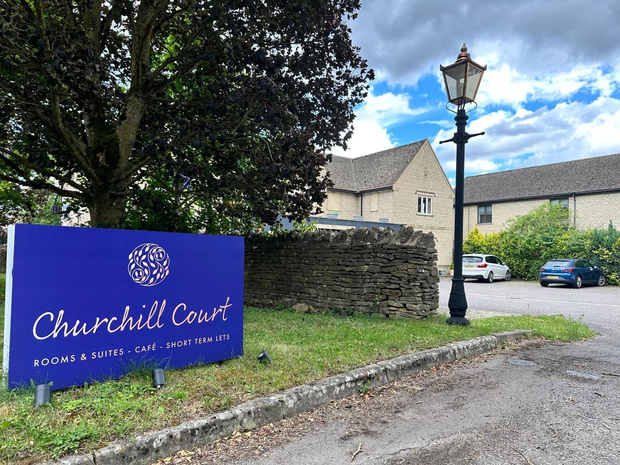 וודסטוק The Churchill Court מראה חיצוני תמונה